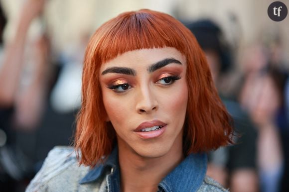 A cette époque, aux prémices de sa grande notoriété, Bilal Hassani passe des nuits sur les réseaux sociaux à lire des commentaires de plus en plus malveillants, toxiques et menaçants. Quitte à mettre à mal sa santé mentale.