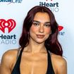 "Si hot !", "sensuel et sulfureux" : Dua Lipa se dévoile sur cette Une "affolante" qui l'érige en diva du glamour