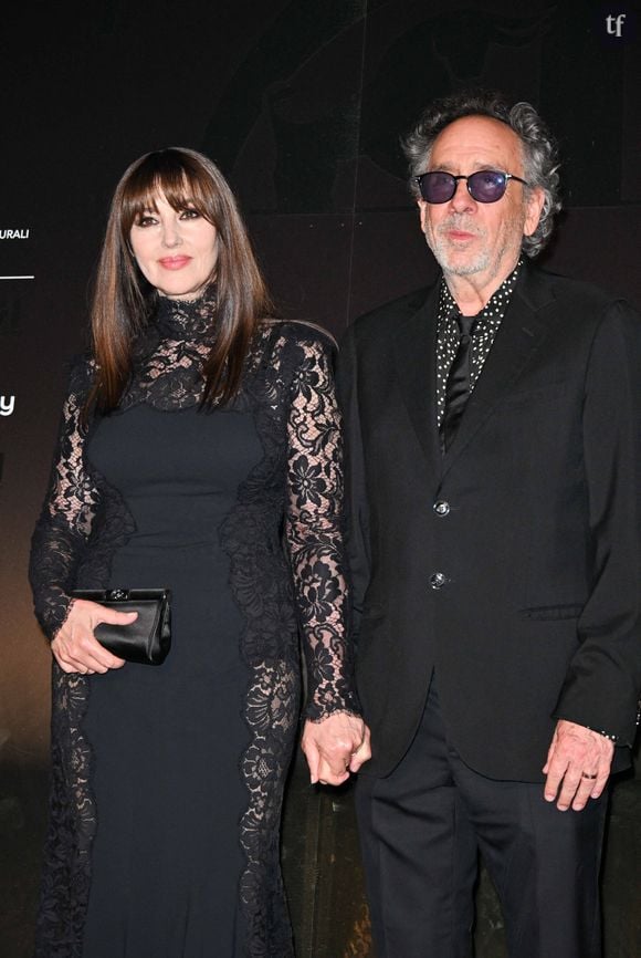 "Plus belle femme au monde", "une légende" : à 60 ans, Monica Bellucci pose en maillot de bain et régale Internet