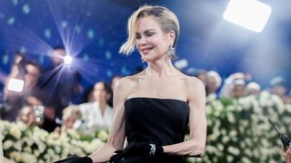 "Ca lui va à ravir" : Nicole Kidman affiche un nouveau look au Met Gala et sidère ses fans