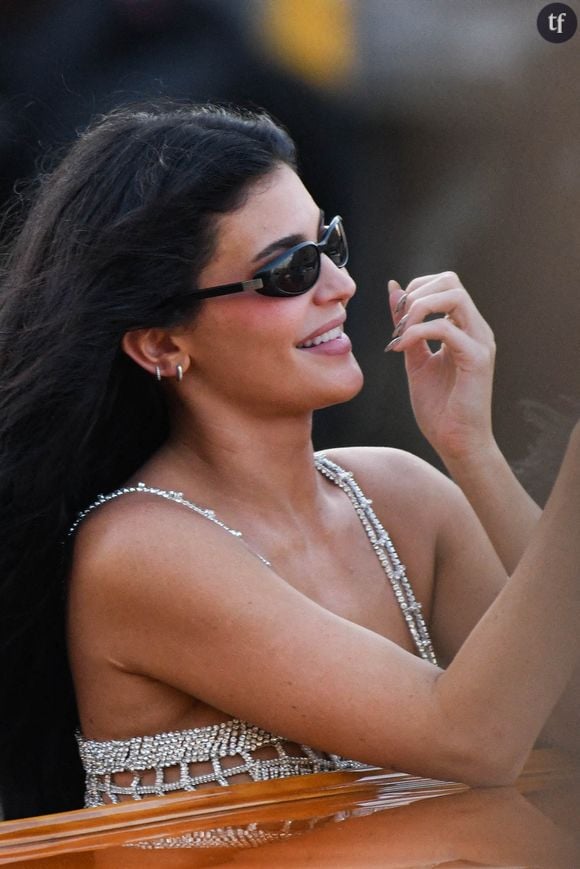 Un tuto makeup qui vire (comme trop souvent) à la sexualisation du corps de la femme.