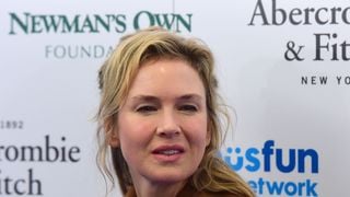 "Elle parvient encore à sourire ?" : Renée Zellweger "méconnaissable", les internautes critiquent son physique