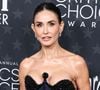 En multipliant les robes les plus audacieuses à 64 ans, Demi Moore envoie valdinguer les préjugés âgistes et le sexisme ordinaire. Depuis son come back flamboyant à l'affiche du film d'horreur féministe The Substance, la star de Ghost et Proposition Indécente affirme plus que jamais son envergure fashion. Elle le démontre à chaque tapis rouge, cérémonie et festival...