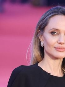 L'ablation de ses seins ? "Une fierté" pour Angelina Jolie, qui défend la beauté de ses "cicatrices"