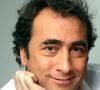 "Il prenait du plaisir à ma résistance tout en me faisant clairement comprendre qu’il pouvait vite se lasser et me dégager. Avoir cette menace au-dessus de moi a été très dur. Malgré tout, je devais tenir : j’étais au RSA et devais faire mes heures d’intermittence. Mais j’ai fini par être virée". D'autres voix se font également entendre dans Télérama...