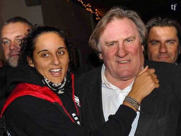 La fille de l’acteur Gérard Depardieu a expliqué sur les réseaux sociaux faire face à du cyberharcèlement depuis qu’elle a affiché publiquement son soutien à son père, accusé d’agressions sexuelles et de viol.