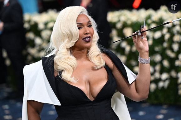 Lizzo a fait tourner les têtes dans un ensemble transparent à la Fashion Week de New York ce vendredi 12 septembre. La chanteuse qui avait déclaré en janvier avoir atteint son "objectif de perte de poids" n'a pas hésité à opter pour un look audacieux lors du défilé printemps/été 2026 de Christian Siriano.