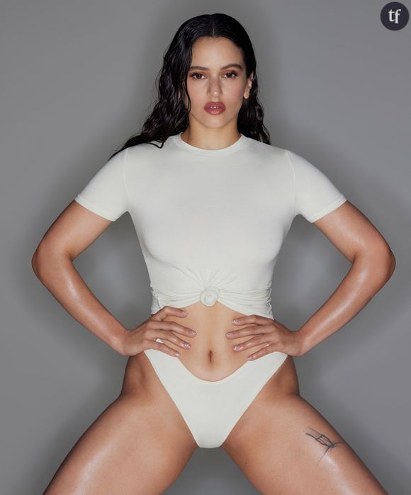 L'espagnole est devenue l'égérie de Calvin Klein. Et célèbre ce sacre fashion l'espace d'abondantes photos où elle se dévoile en sous-vêtements, griffe vestimentaire s'il en est de la célèbre marque, toujours aussi glamour.