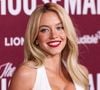 Le 16 décembre dernier, Variety poste une vidéo de Sydney Sweeney sur le tapis rouge. Pour l’occasion, la jeune femme  rayonne dans une robe du designer israélien, Galia Lahav, au décolleté plongeant. Mais, comme bien d’autres machos avant lui, Elon Musk n’a, semble-t-il, pas pu s’empêcher de faire un tweet déplacé sur sa poitrine.