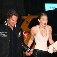 "J'ai cru qu'elle était avec son père" : Gigi Hadid fête son anniversaire avec Bradley Cooper, leur différence d'âge suscite la controverse