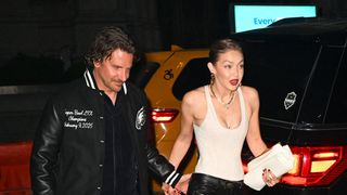"J'ai cru qu'elle était avec son père" : Gigi Hadid fête son anniversaire avec Bradley Cooper, leur différence d'âge suscite la controverse