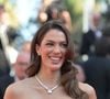 "Ils ne vont pas du tout ensemble", "Elle les collectionne" : Iris Mittenaere et ce célèbre sportif plus complices que jamais à Cannes, ils déchaînent les haters