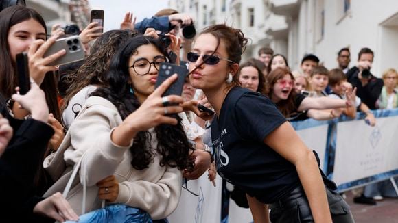 Adèle Exarchopoulos côtoie la plus sulfureuse sex symbol au monde ? Le casting de cette série Netflix est complètement fou