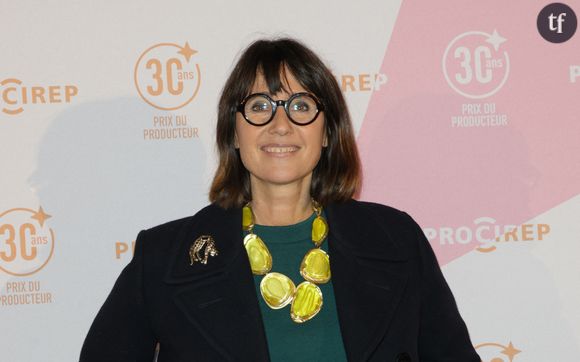 Alexia Laroche-Joubert poursuit : "Je leur ai créé un cadre affectif très fort. Ils se savent aimés, mais en revanche, j’ai été accompagnée par des femmes exceptionnelles qu’on appelle des nounous. Cette aide à domicile travaille toujours à la maison depuis dix-sept ans. Si vous décidez d’avoir une carrière et d’accéder aux hautes fonctions, quel que soit le secteur d’activité, il faut accepter d’avoir un conjoint qui, lui, se consacre un peu plus aux enfants"