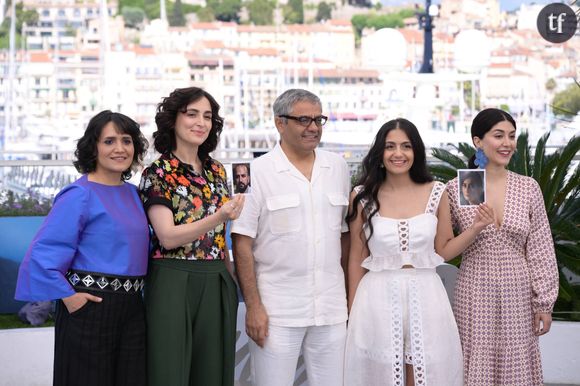 Revenu de Cannes avec un Prix Spécial, Les graines du figuier sauvage est déjà considéré comme le nouveau chef d'oeuvre du cinéma iranien, l'un des plus captivants qui soit. C'est un portrait de femmes qui ne s'est pas fait sans obstacles...