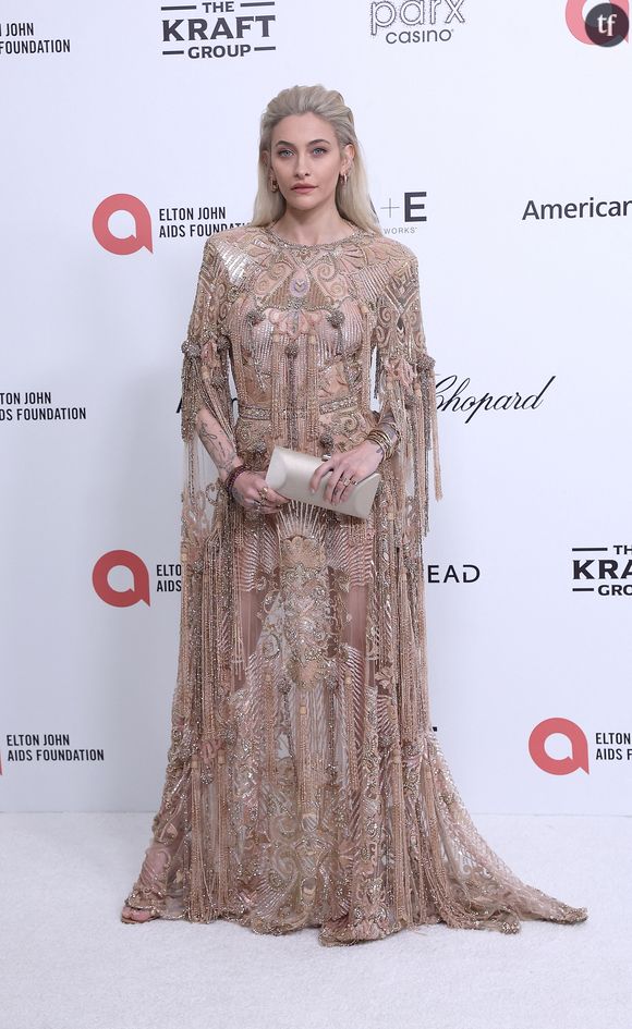 Egalement chanteuse, son premier album intitulé "Wilted" est sorti en 2020.