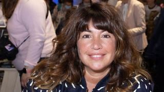 "Il faut s'aimer" : Elsa Wolinski pose en lingerie sexy à 51 ans et célèbre la sensualité des quinquas face au "sexisme anti-vieilles"