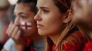 "Retourne à la cuisine" : en Angleterre, plus de la moitié des supportrices de foot sont victimes de sexisme