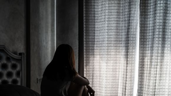 "Une chaussure jetée en plein visage", "viols conjugaux" : cette jeune influenceuse dénonce la relation toxique dont elle a été victime dès l'adolescence, c'est très choquant