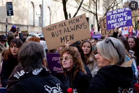 ""J'ai grandi dans un milieu très dur, parce qu'en fait j'étais l'aîné de la famille. Il fallait que je sois toujours plus dur, comme le souhaitait mon père", entend-t-on encore dans ce reportage édifiant de la part d'un auteur de violences. "C'est comme ça qu'un garçon devait être"