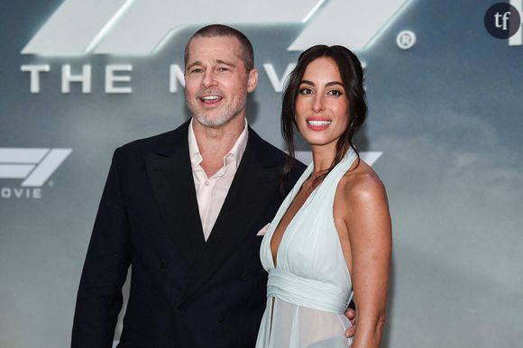 Regards complices, gestes tendres et sourires échangés : Brad Pitt et Ines de Ramon ont affiché leur complicité en public. Une rare démonstration d’affection de la part de l’acteur, qui entretient cette relation de manière discrète depuis 2022, après son divorce très médiatisé d’Angelina Jolie, officiellement finalisé en décembre 2024. Dans les commentaires d'une publication Instagram d'une photo du couple, certains internautes n'hésitent pas à revenir sur les accusations de violences dont Brad Pitt a fait l'objet et fustiger, au passage, sa nouvelle girlfriend. "Imaginez sortir avec un homme qui a maltraité sa femme et ses enfants", écrit l'un d'eux. "Sortir avec un mec qui était toxique et qui a blessé sa famille...", s'indigne un autre.
