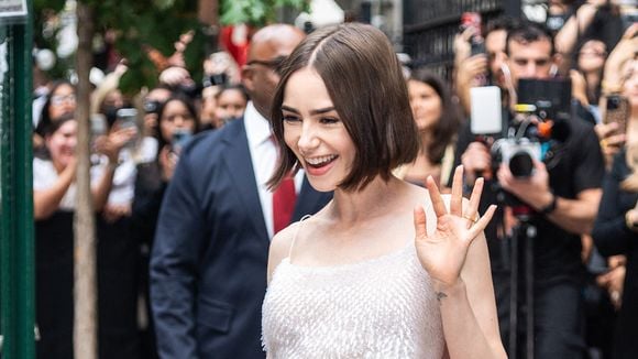 "C'est très alarmant", "elle est décharnée" : l'extrême maigreur de cette actrice d'Emily in Paris inquiète les fans