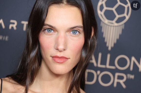 Charlotte Cardin assiste au 69ème Photocall du Ballon D'Or au Théâtre Du Chatelet à Paris, 22 septembre 2025, France. Photo par Jerome Domine/ABACAPRESS.COM