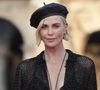 Le cinéma d'action manque-t-il de femmes ? C'est là la réflexion de Charlize Theron, Furiosa en personne (Mad Max), qui défend la "badasserie" d'une consoeur hollywoodienne iconique...