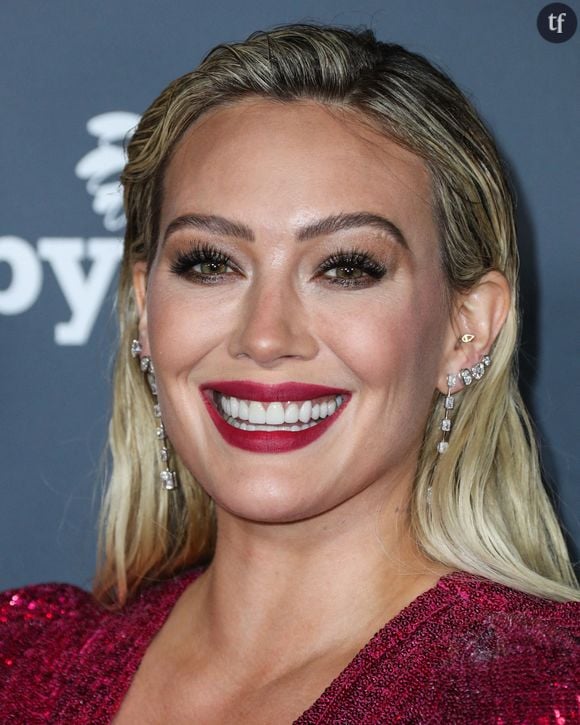 Bon, il faut dire que l'ex égérie Disney et comédienne cultissime n'y va pas par le dos de la cuillère, dans cette toute nouvelle ballade sentimentale qui ferait passer Wood de Taylor Swift pour du Vianney. Extraits choisis de cette nouvelle chanson joyeusement scandée par Hilary Duff : "Je veux juste le début, pas la fin / Je veux le moment où tu disais "putain" / Au fond d'un bar miteux, en train de te faire une fellation"