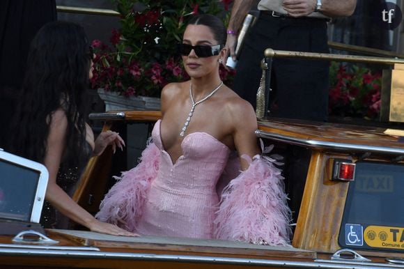 "Ce ne sont pas des jouets pour des enfants !" : Kim et Khloé Kardashian épinglées pour leurs cadeaux de Noël, les internautes sont furax