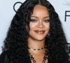 Rihanna l'avoue en interview : elle "adore" être mère au foyer. Mais par delà sa nouvelle vie de maman épanouissante, il y a dans cette affirmation un discours dérangeant que d'aucuns qualifieraient... De "réac". On explique.