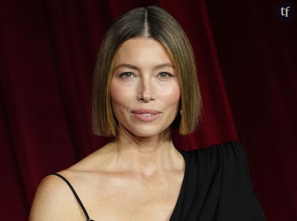 Jessica Biel aurait embrassé l'acteur qui jouait son frère dans la série 7 à la maison pour les besoins d'une scène qui n'a finalement jamais vu le jour. L'actrice a fait ces révélations lors de l'épisode du dimanche 30 mars du podcast Catching Up With the Camdens.
