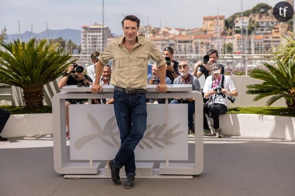 Le mercredi 21 juin 2023, l'on apprenait la garde à vue de l'acteur et cinéaste français Nicolas Bedos au commissariat du Centre de Paris, après qu'une jeune femme âgée de 25 ans ait déposé plainte contre lui pour "agression sexuelle". Peu après, Médiapart révélait l'ouverture d'une enquête préliminaire pour "viol" et "agressions sexuelles", trois témoignages à l'appui.