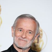 "Il fait du théâtre", "Je n'y crois pas un instant" : le scepticisme immonde face au témoignage de Francis Huster racontant le viol dont il a été victime enfant