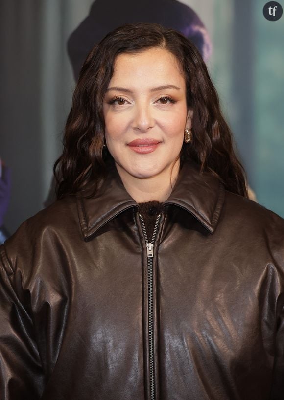 "C’est le roquefort qui dit au camembert tu pues ?", écrit-elle en légende pour se moque de ces détracteurs.