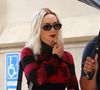 "C’est Katy Perry ?", "c’est terrible" : Emily Blunt méconnaissable sur le tournage du Diable s’habille en Prada 2, les fans crient au scandale