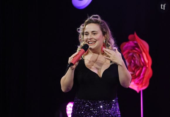 "Je dis qu'on peut avoir envie d'une sexualité épanouie et clamer haut et fort qu'on adore certaines pratiques jugées indécentes mais ne pas avoir envie qu'on nous les impose", explique-t-elle.