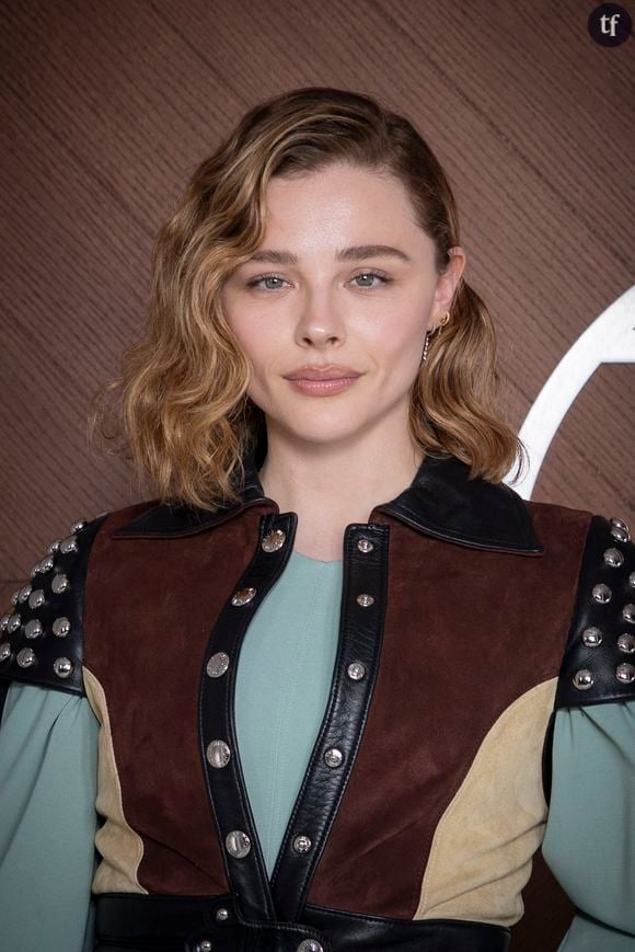 Actrice parmi les plus talentueuses de sa génération, cette superstar hollywoodienne célèbre ses fiançailles avec la femme de sa vie. Des photos déjà iconiques.