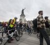 "Il tapait sur la voiture en disant "je ne peux pas bouger, mon pied est coincé". Il a reculé un tout petit peu et il a armé à gauche. Il a vraiment armé pour y aller quoi, s’est exclamé le témoin. J’ai vu sa tête passer sous la roue, c’est traumatisant. Personne ne peut survivre à ça !", a récemment déclaré à ce propos un témoin anonyme au micro de la radio RTL.