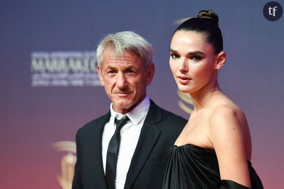"C'est sa fille ?", "Elle est avec son grand-père" : Sean Penn apparaît avec son épouse mais la différence d'âge choque