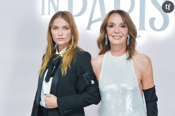 "Elle est un peu trop grosse" : cette actrice française d'Emily in Paris se confie sur son expérience toxique dans le mannequinat