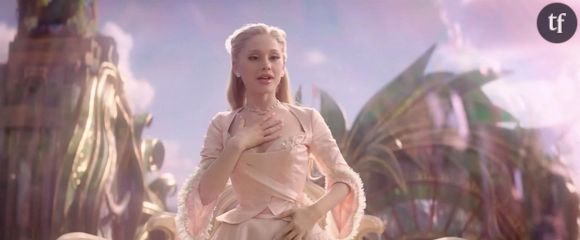 "Elle n'a que la peau sur les os", "Ariana est d'une maigreur qui n'est pas saine", "Je sais qu'elle a été mince toute sa vie, mais quand on la voit maintenant c'est inquiétant, elle est si mince", peut-on lire sur les réseaux sociaux en commentaire de ses apparitions.