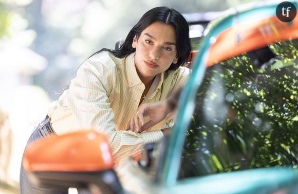 Bikini string ultra sexy, abdos en béton, yacht incroyable... Dua Lipa fait grimper la température pour ses 30 ans