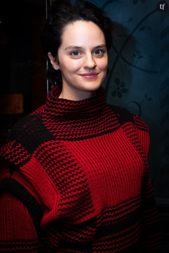 Première le décrit de cette façon dans sa dithyrambique chronique : "cette fresque sentimentale" saisit la réalité d'une société qui invente un nouveau rapport au genre et au sexe, et l'on ne peut qu'être ému "de ce récit écrit à six mains par Audiard avec Céline Sciamma et Léa Mysius (Ava), ces mots d'amour qui peinent à être prononcés, ces corps qui jouissent le temps de quelques minutes mais incapables de finir la nuit dans le même lit, par peur de trop s'attacher et d'en payer le prix le plus tard".