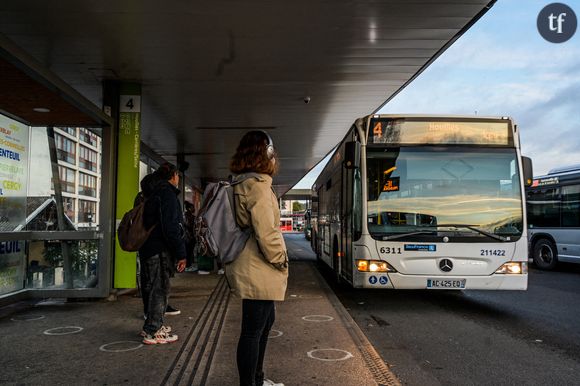 Les faits se sont déroulés en région parisienne, dans le Val-de-Marne, sur la ligne de bus 108, selon les informations du Parisien.