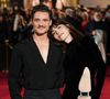 Luz, la soeur transgenre de Pedro Pascal, impressionne comme toujours les internautes sur ces images de tapis rouge qui donnent à son prénom tout son sens.