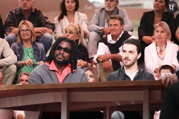 Damso est "tombé love" d'une formidable "go", confie le rappeur à CLIQUE, de retour pour un nouvel album événement. De quoi euphémiser la misogynie de ses textes controversés ?