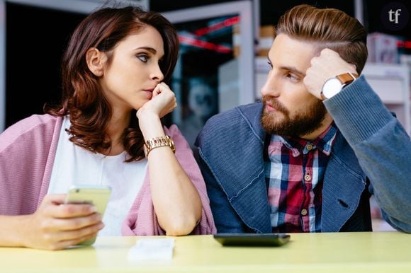 C'est tout simplement l'indépendance financière qui inciterait beaucoup de femmes à voler de leurs propres ailes. Ou en tout cas, à se sentir beaucoup plus libre de mettre fin à une relation qui s'achève ou devient toxique, de par leur indépendance, justement.