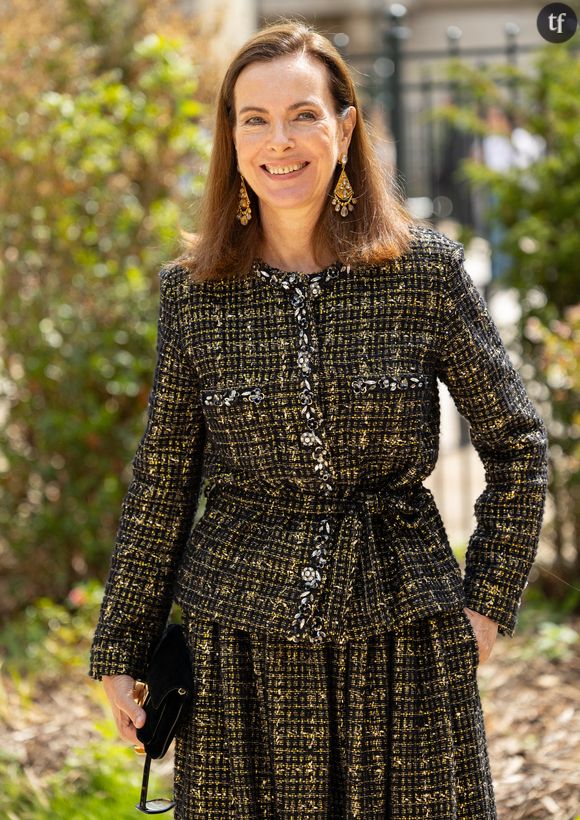 Alors qu'elle relate sur le plateau de C à Vous et non sans ironie sa rencontre désastreuse avec Jean-Luc Godard, le regretté cinéaste de la Nouvelle Vague, les internautes critiquent sa relation avec Gérard Depardieu. Et jugent sa collaboration artistique, et son couple, plus problématiques que l'attitude très insolite du réalisateur de A bout de Souffle, que l'actrice fustige sur France 5.