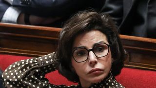 "Etes-vous un harceleur monsieur Cohen ?" : Rachida Dati tacle le journaliste star de C à Vous en plein direct à la télévision